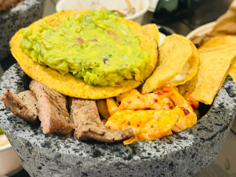 Molcajete Mar y Tierra